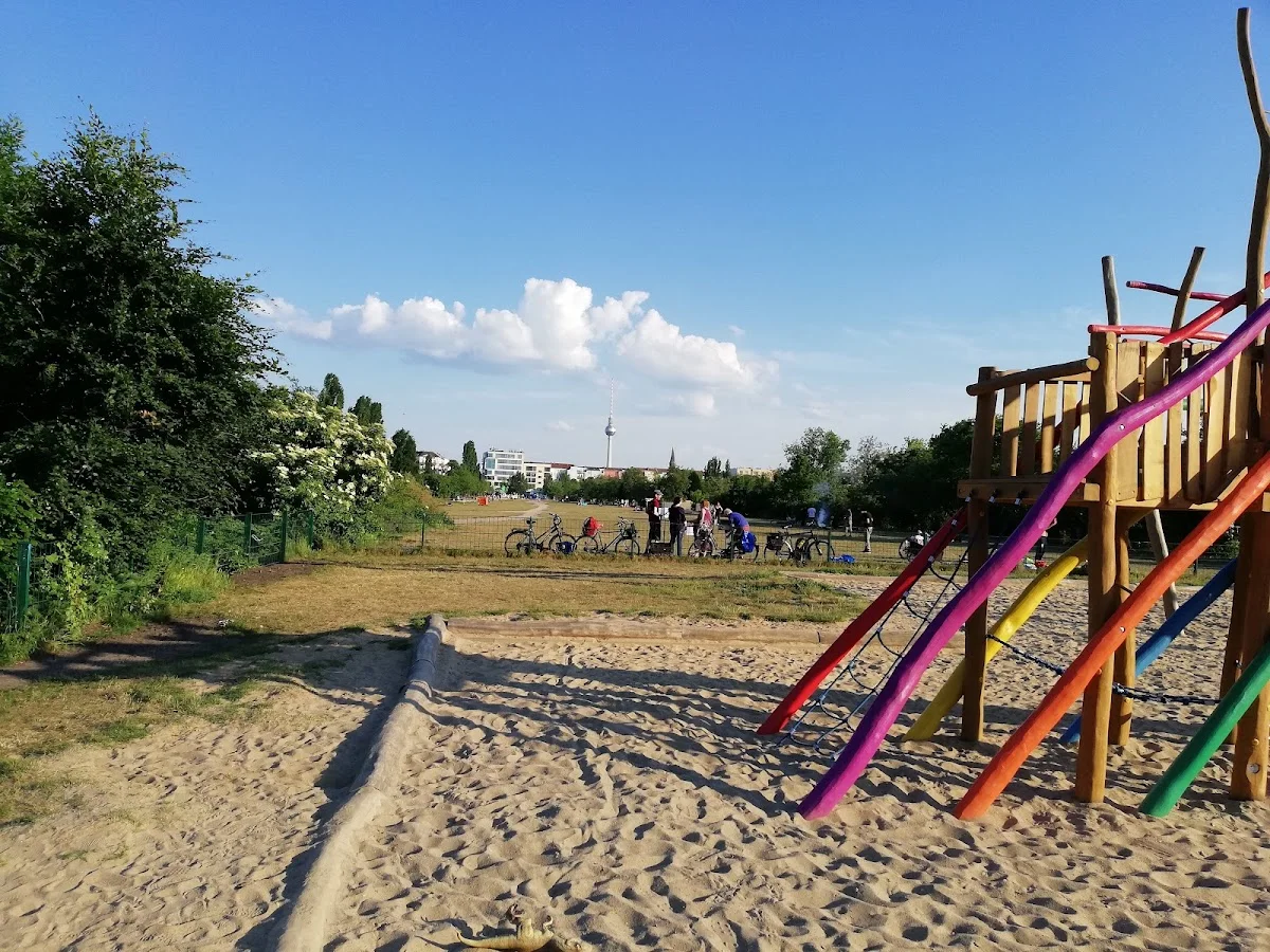 Mauerpark – Regenbogen-Spielplatz in Berlin