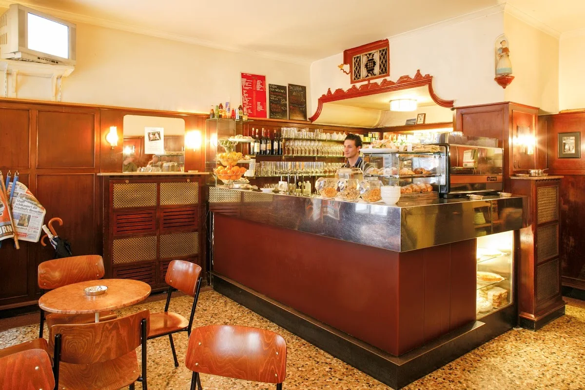 Bar Centrale – Atmosphäre in München, Bayern