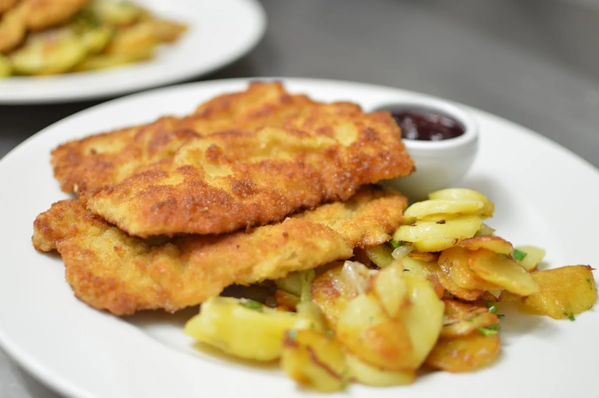 Wirtshaus Hohenwart – Wiener Schnitzel in München, Bayern
