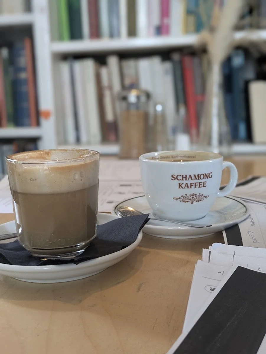 Goldmund Literatur Café Restaurant – Cappuccino in Köln, Nordrhein-Westfalen