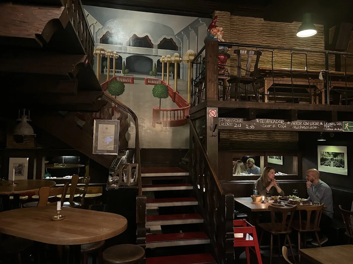 Weisse Lilie – Atmosphäre in Frankfurt am Main, Hessen