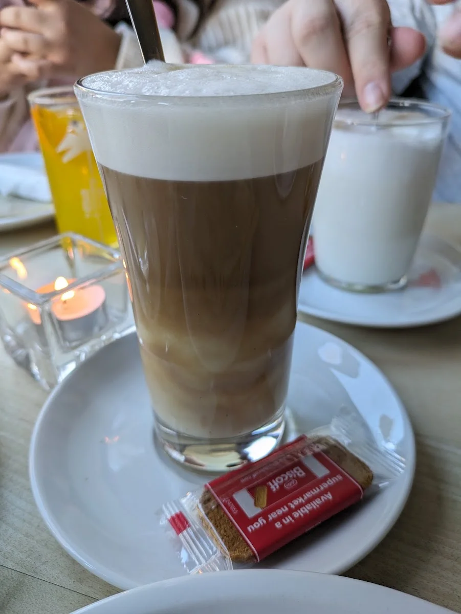 Lizbät – Cappuccino in Köln, Nordrhein-Westfalen