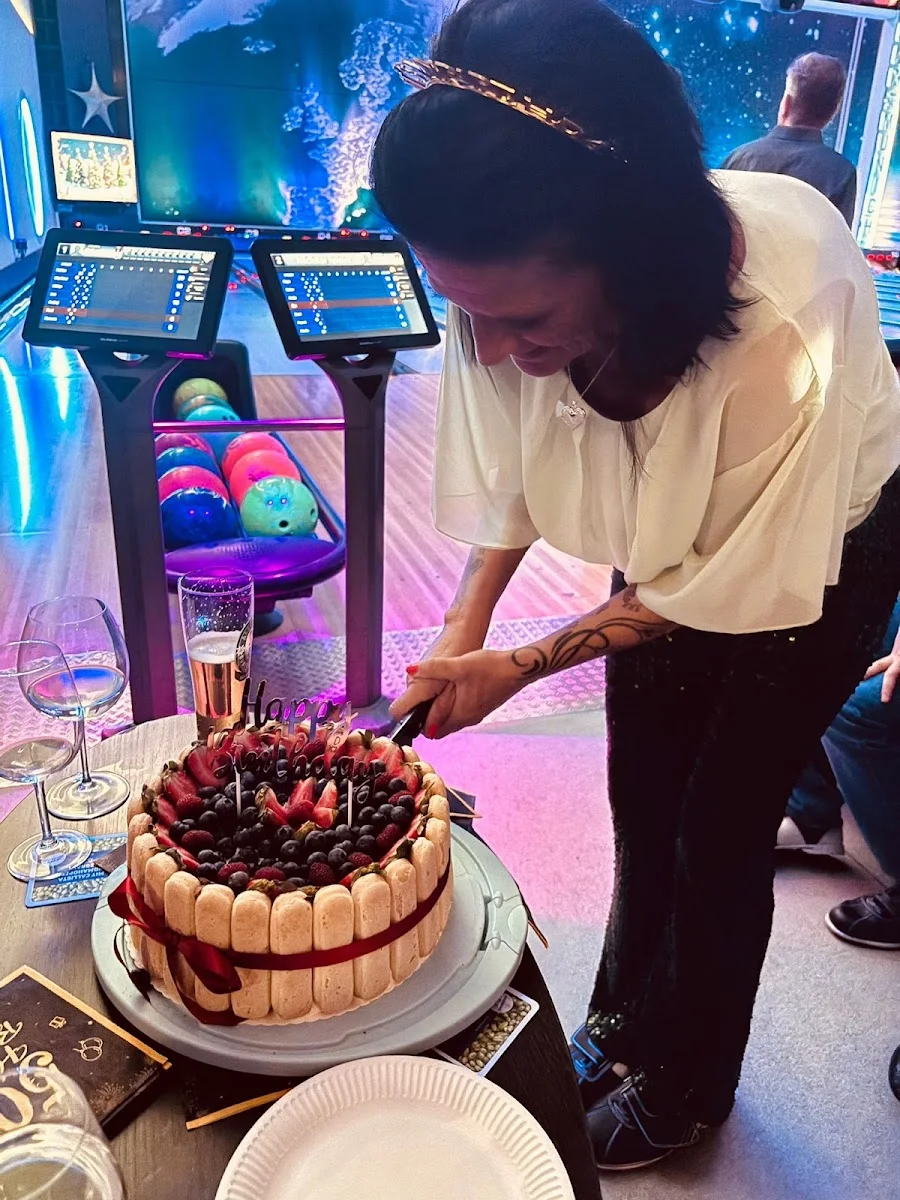 Max Munich Bowling – Kuchen in Brunnthal, Bayern
