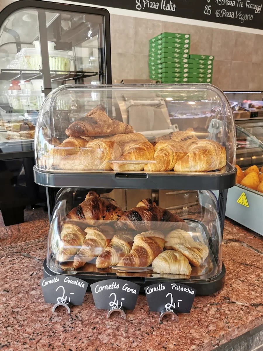 Da Luca - Pizza e Cafè – Atmosphäre in Nürnberg, Bayern