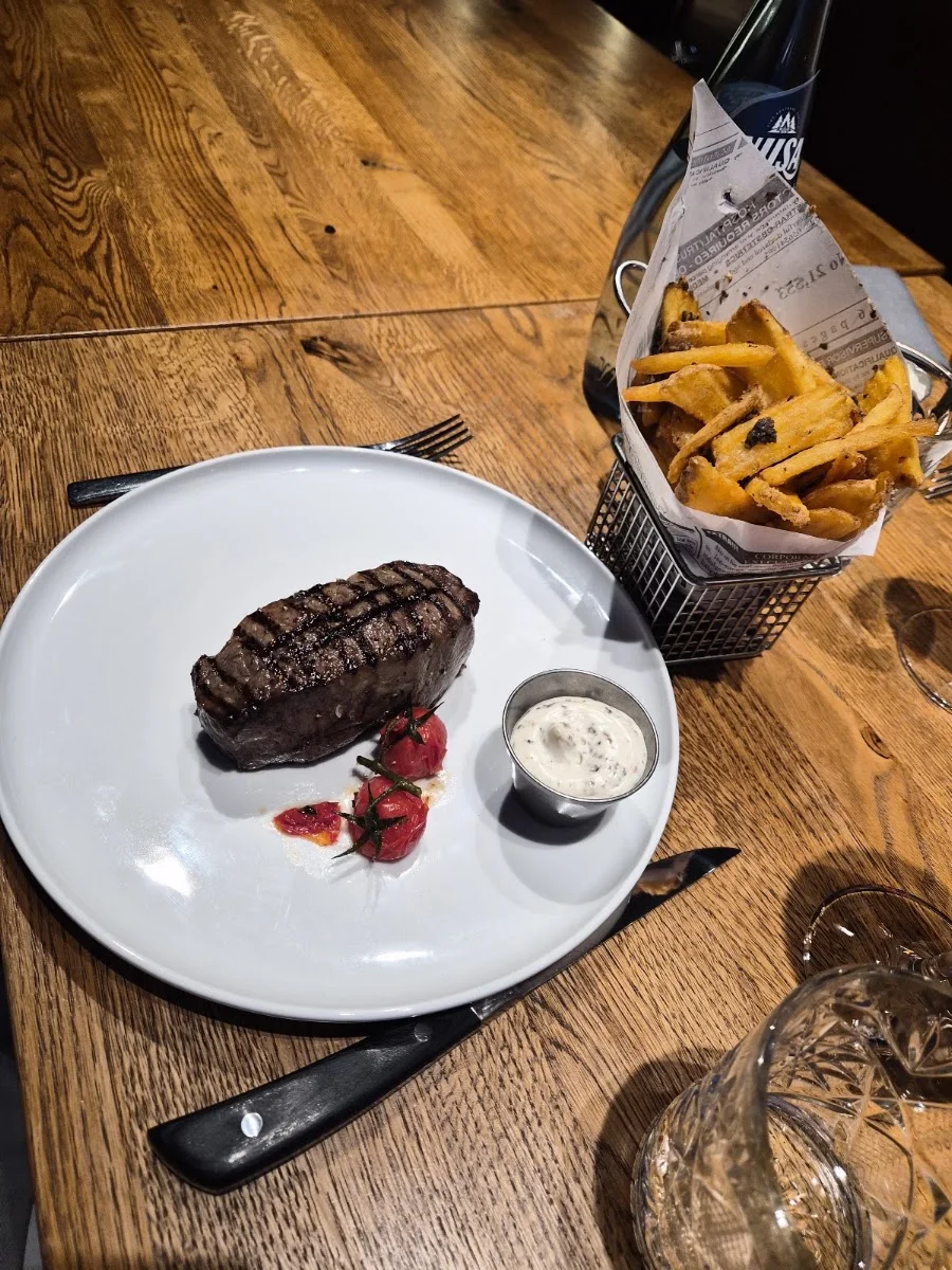 clouds - Heaven's Bar & Kitchen – Bar in Hamburg