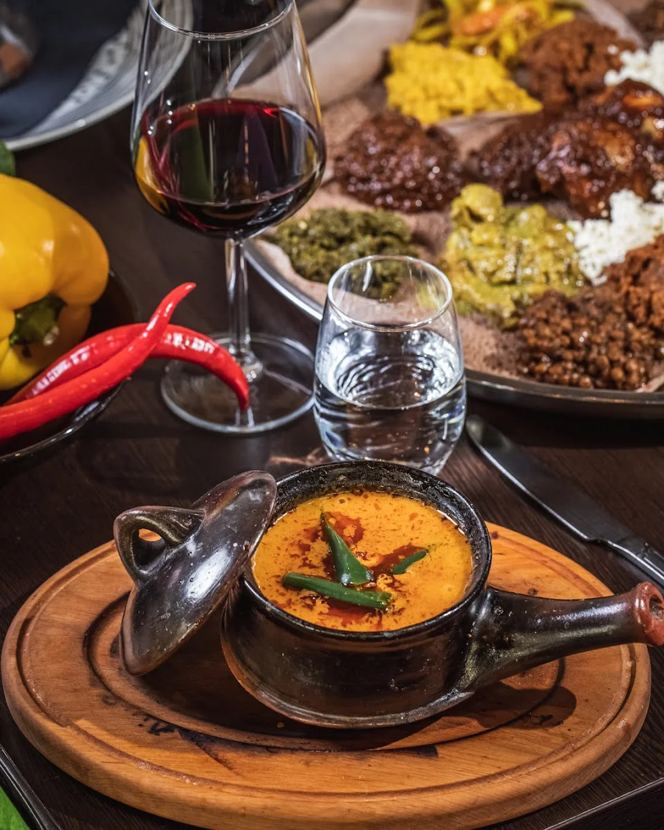 African Violet – Essen und Trinken in Frankfurt am Main, Hessen