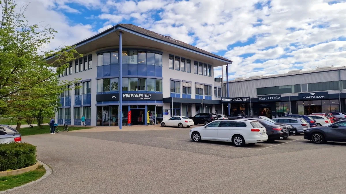 BERNAU OUTLETS – Parken in Bernau am Chiemsee, Bayern
