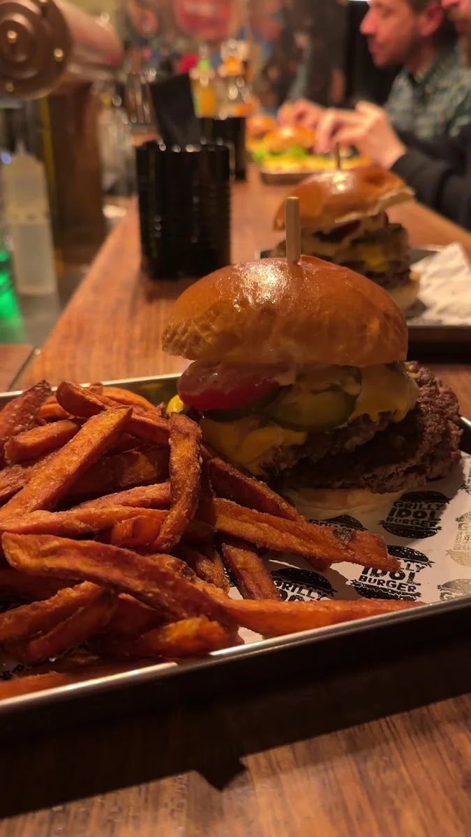 Grilly Idol – Bar in Hamburg