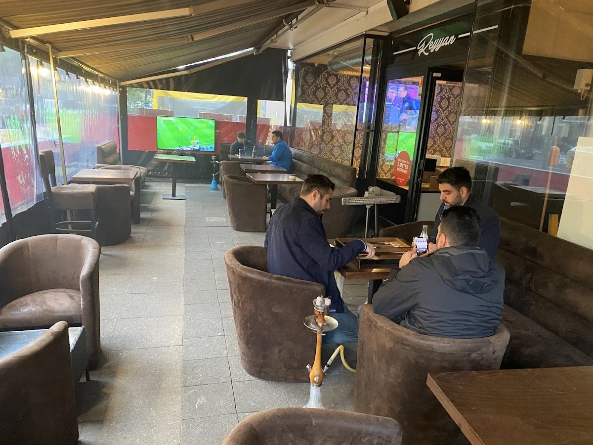 Shisha Café Deplasman Café Hookah Lounge PlayStation Café Shisha Bar – Atmosphäre in Berlin