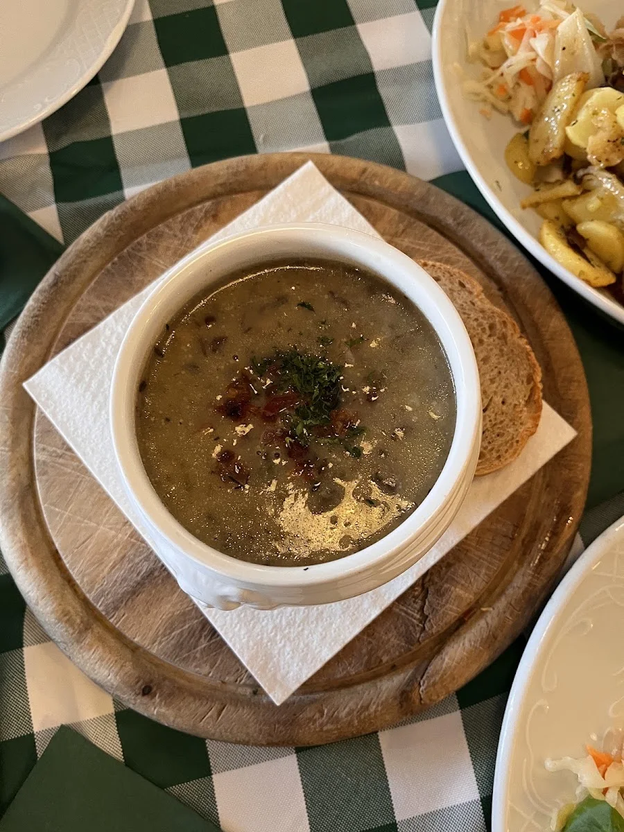 Alt-Berliner Wirtshaus – Linsensuppe in Berlin
