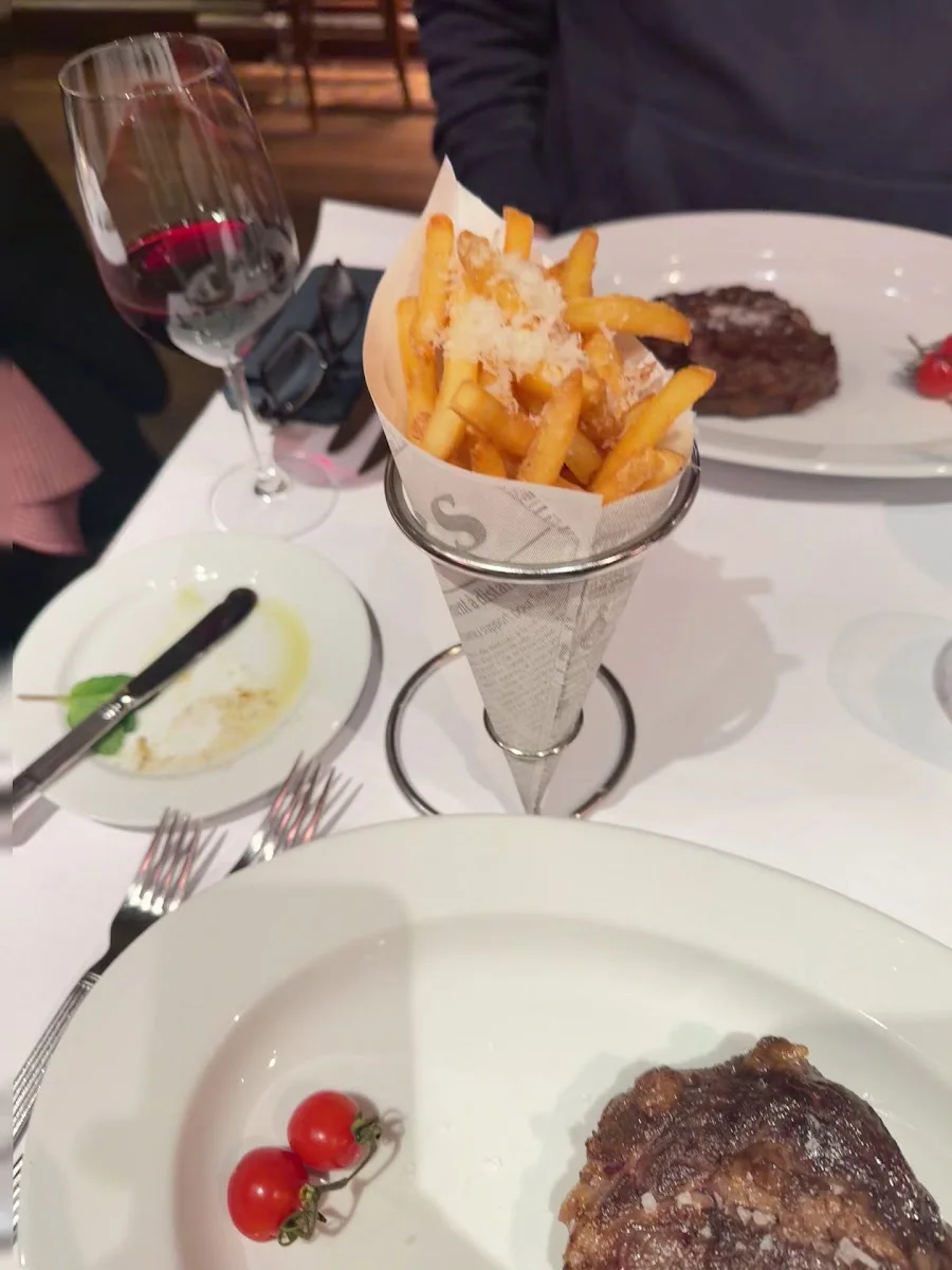 PIER 51 Restaurant & Steakhaus Stuttgart – Bar in Stuttgart, Baden-Württemberg