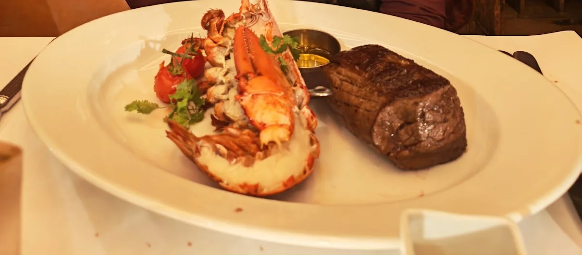 PIER 51 Restaurant & Steakhaus Stuttgart – Hummerartige in Stuttgart, Baden-Württemberg