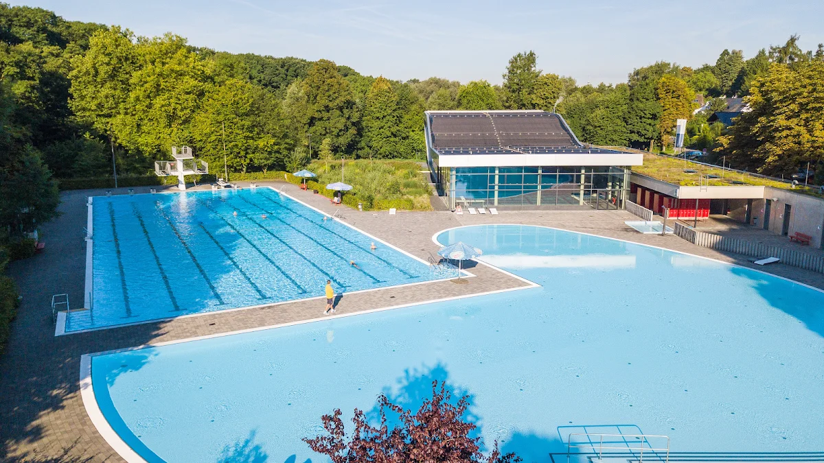 Hallen- und Freibad Wiembachtal - Das Freibad öffnet täglich von 8 - 18 Uhr – Profilfoto in Leverkusen, Nordrhein-Westfalen