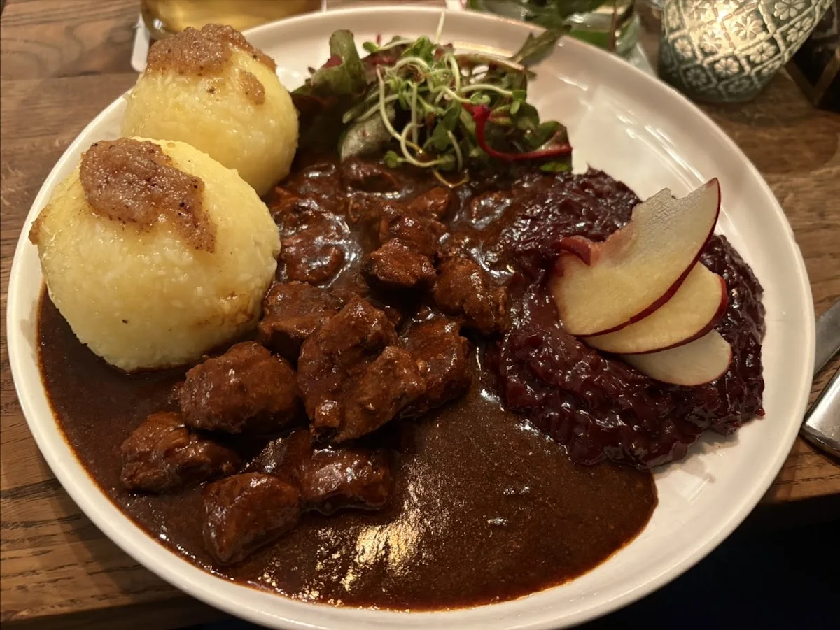 Restaurant, Café & Bar „Platzhirsch“ Erfurt – Sauerbraten in Erfurt, Thüringen