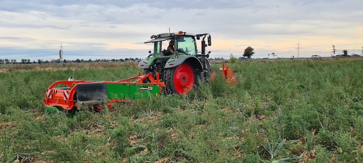 Demeter Hof Bochröder – Traktor in Düren, Nordrhein-Westfalen