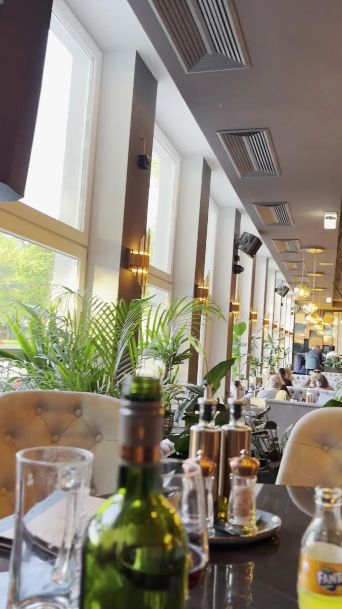 Scarabaé – Atmosphäre in Bielefeld, Nordrhein-Westfalen