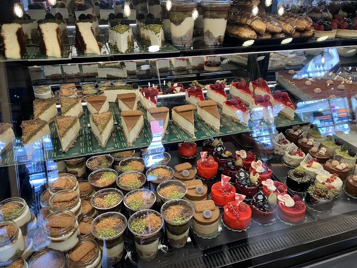Şengüloğlu Antep Baklava – Essen und Trinken in Berlin