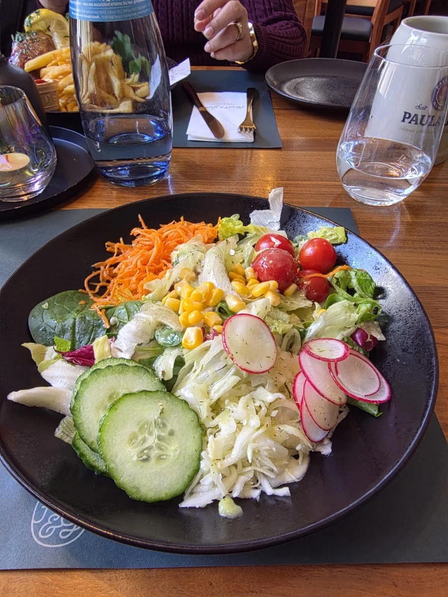 Hendl&Gretel Stuttgart – Griechischer Salat in Stuttgart, Baden-Württemberg