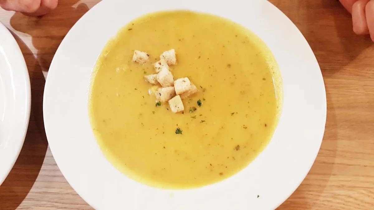 Henninger am Turm das Frankfurter Brauhaus GmbH – Kürbissuppe in Frankfurt am Main, Hessen