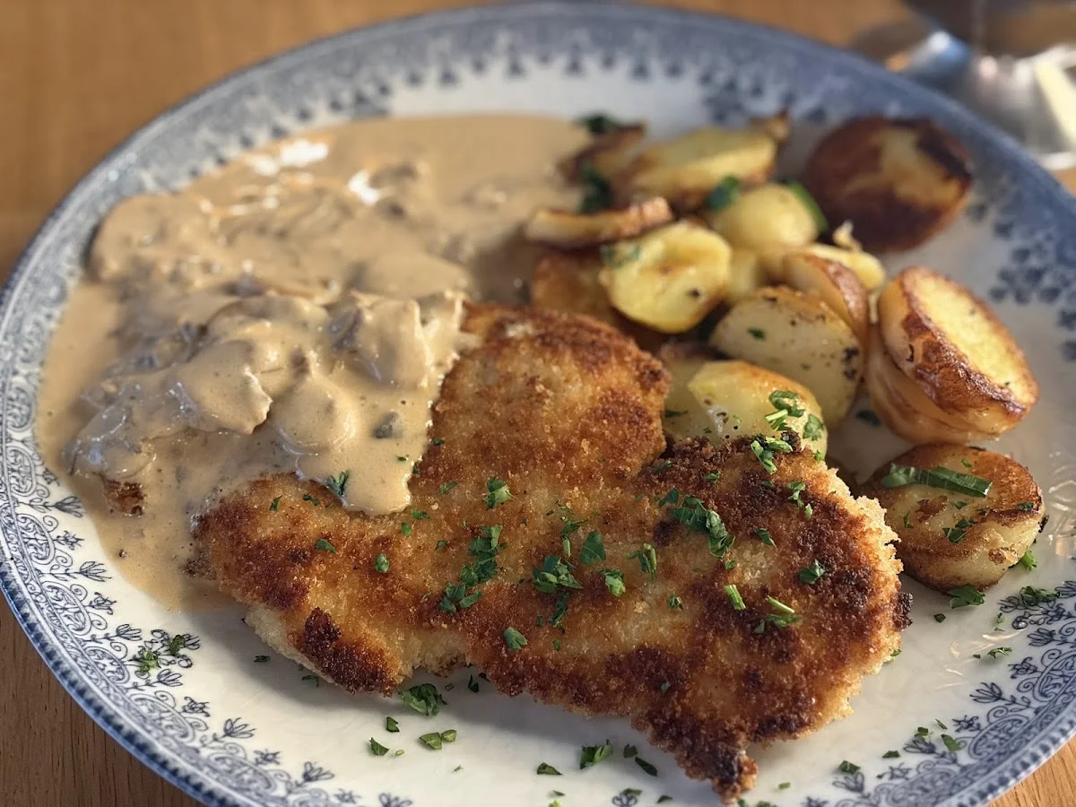 Henninger am Turm das Frankfurter Brauhaus GmbH – Schnitzel in Frankfurt am Main, Hessen