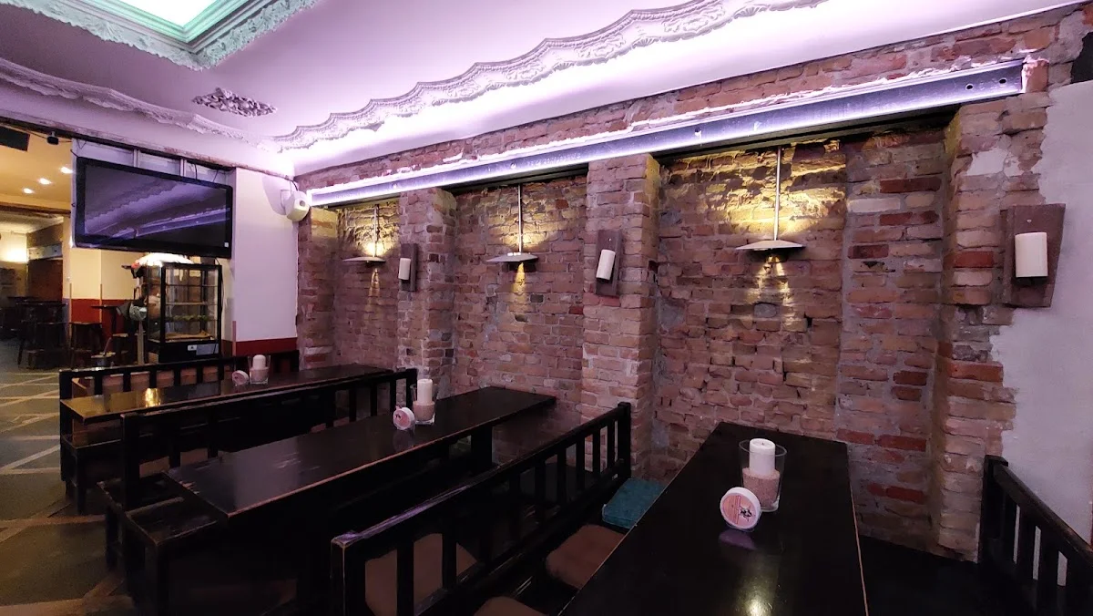 SUUUD Brauerei | Restaurant | Biergarten – Atmosphäre in Berlin