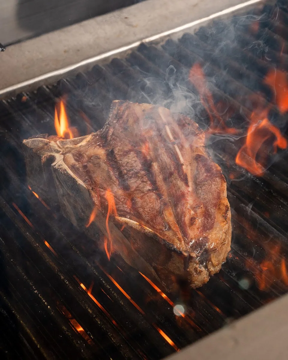 Garrison Steakhouse – Essen und Trinken in Hamburg
