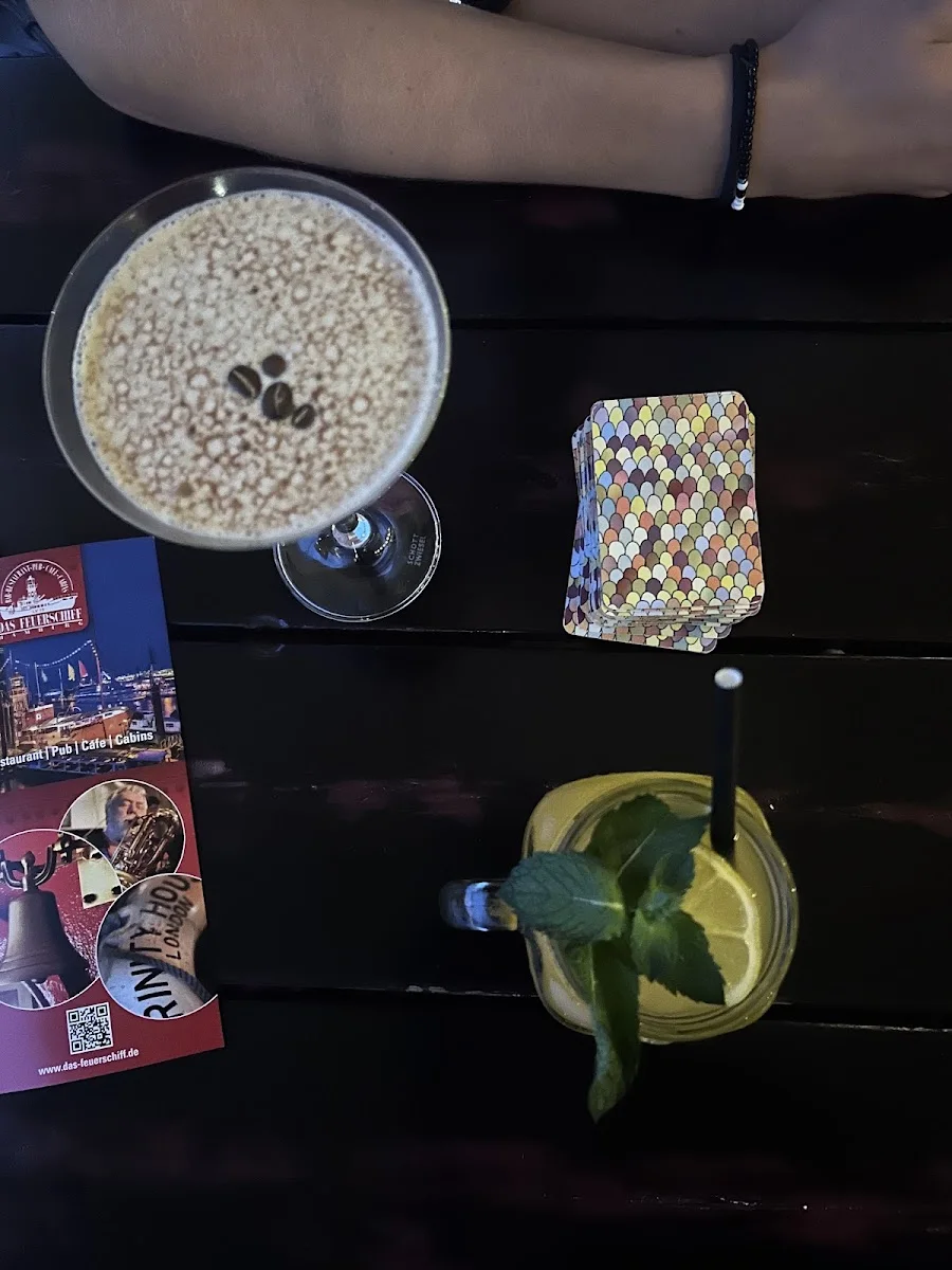Das Feuerschiff LV 13 – Café in Hamburg
