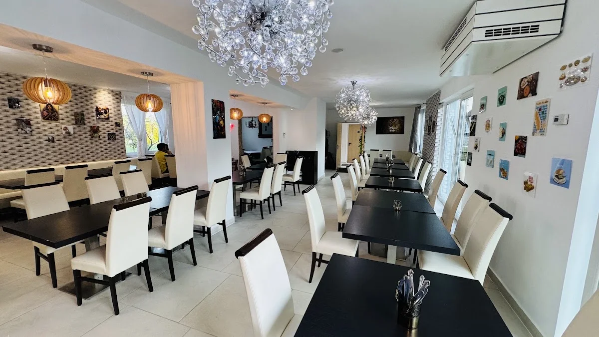 Indisches Traditionelles Restaurant Noon Mirch Heidenheim – Atmosphäre in Heidenheim an der Brenz, Baden-Württemberg