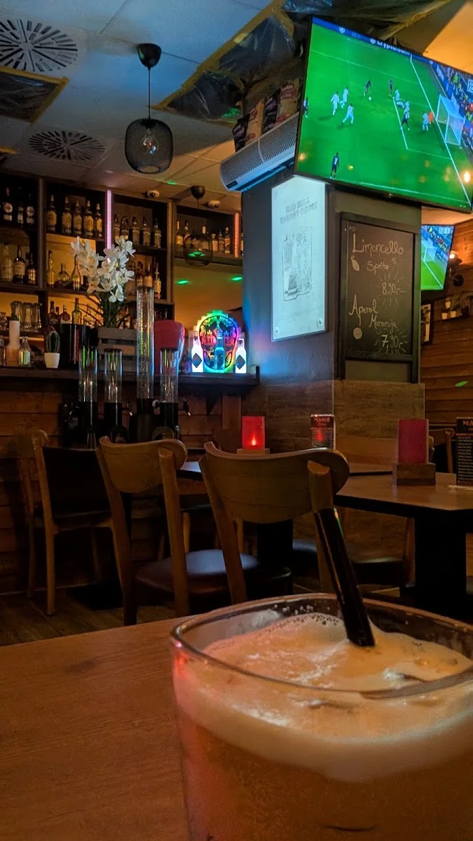Mango – Bar, Restaurant, Zülpicherstr.1 – Atmosphäre in Köln, Nordrhein-Westfalen