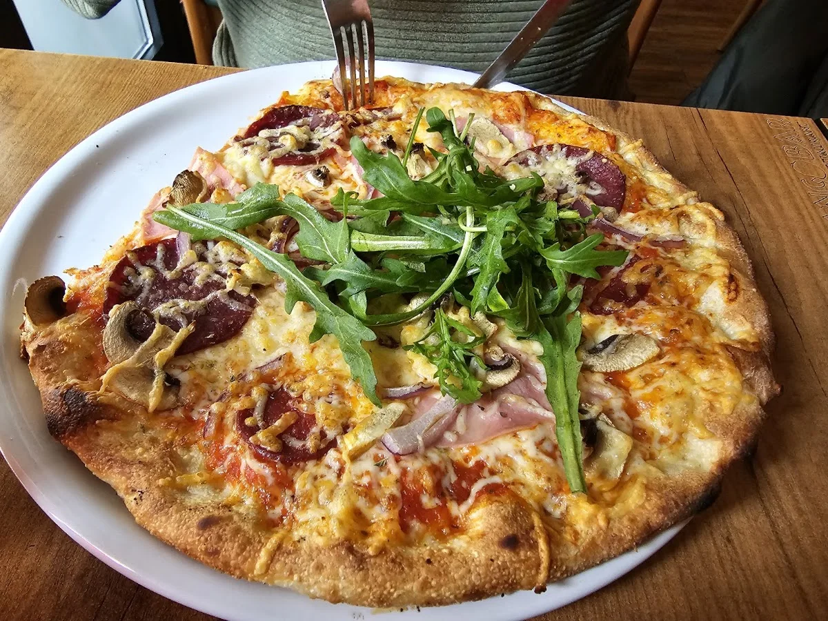 Mango – Bar, Restaurant, Zülpicherstr.1 – Pizza in Köln, Nordrhein-Westfalen
