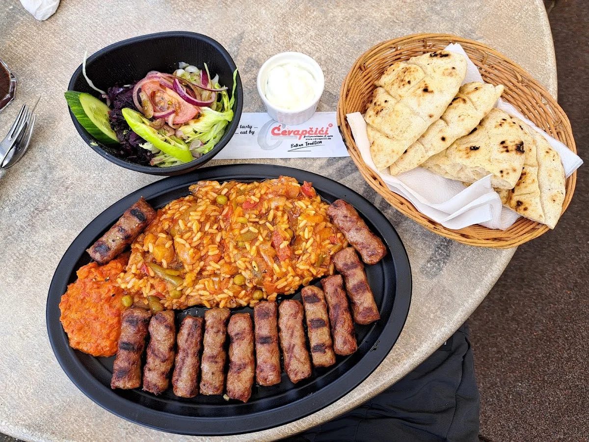Ćevapčići Grillspezialitäten & more – Essen und Trinken in Köln, Nordrhein-Westfalen
