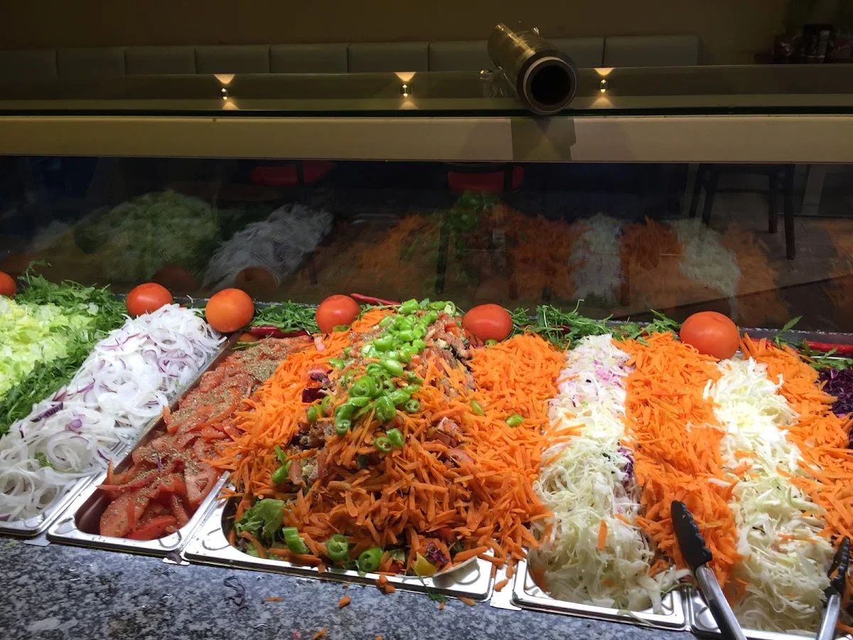 Sendling's Spezial Kebap House Obersendling – Salatbar in München, Bayern