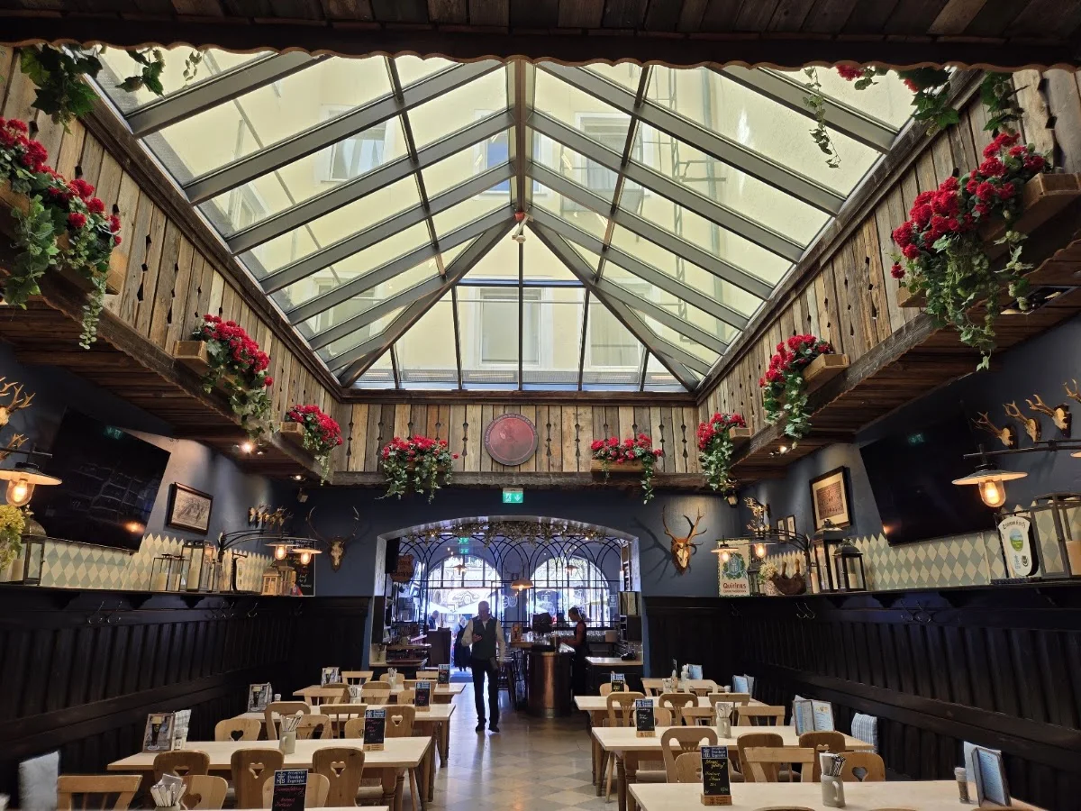 TEGERNSEER TAL - Bräuhaus – Atmosphäre in München, Bayern