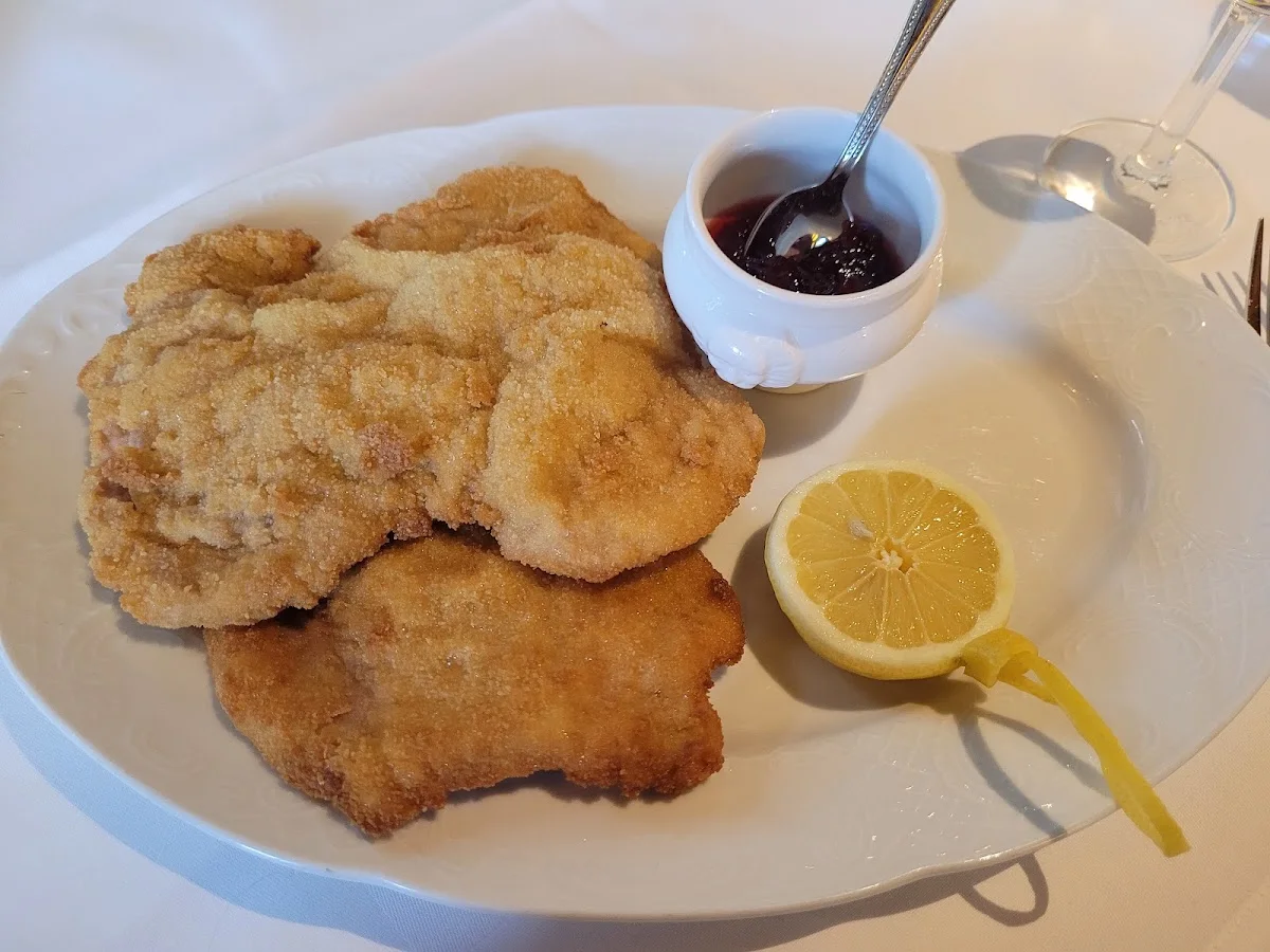 Forsthaus Rheinblick – Wiener Schnitzel in Wiesbaden, Hessen