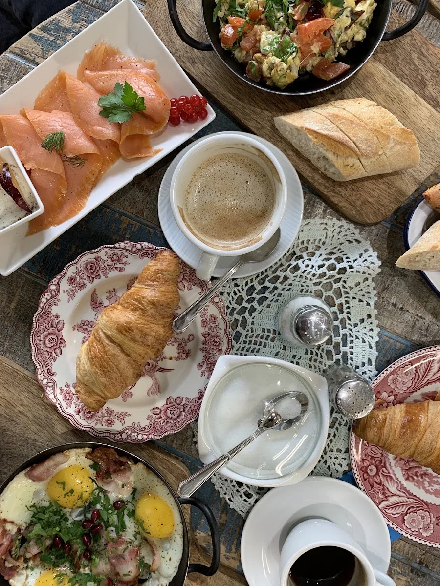 Tante Emma Restaurant und Café – Essen und Trinken in München, Bayern