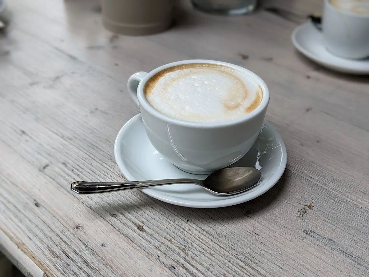 Tante Emma Restaurant und Café – Cappuccino in München, Bayern