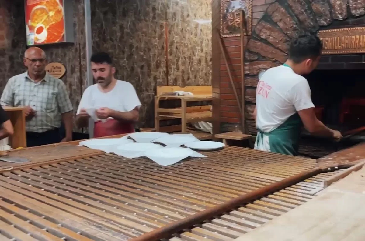 UZUN TAŞFIRINI - (Steinofen Pide Restaurant) – Bäckerei in Mannheim, Baden-Württemberg