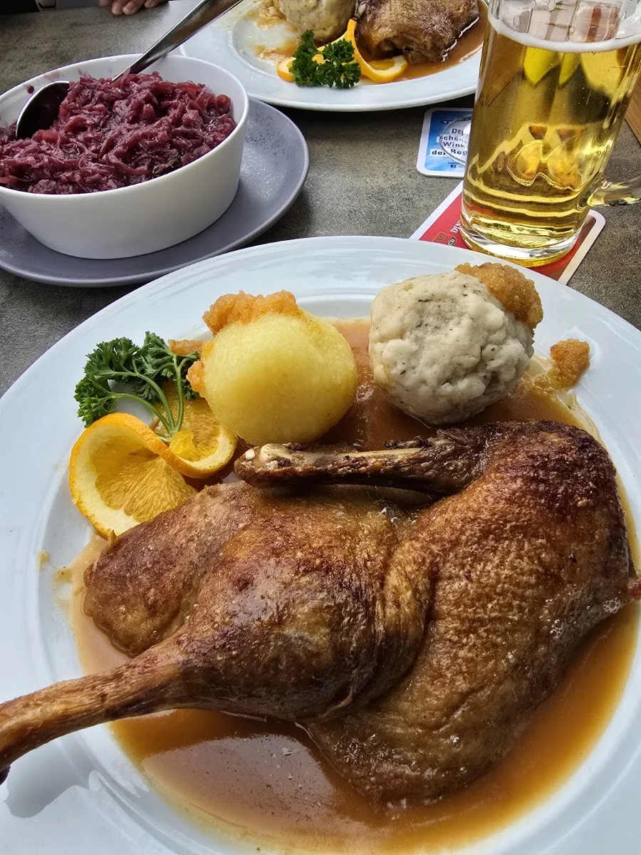 Kickers-Clubrestaurant – Entenconfit in Stuttgart, Baden-Württemberg