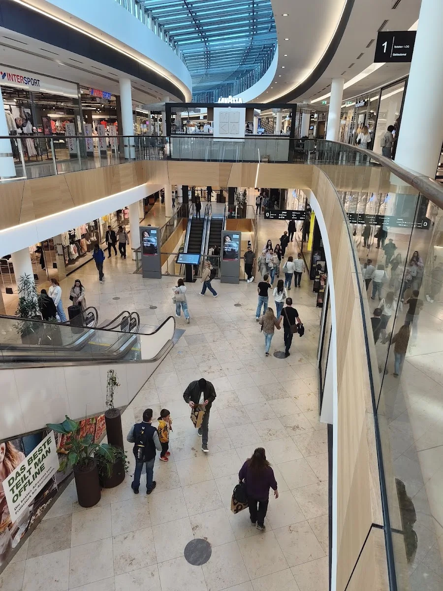 Erlangen Arcaden – Besucherfoto: Aaron Nesci in Erlangen, Bayern