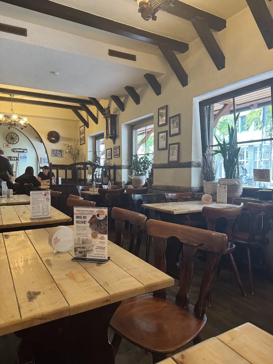 Puszta-Hütte Köln – Atmosphäre in Köln, Nordrhein-Westfalen