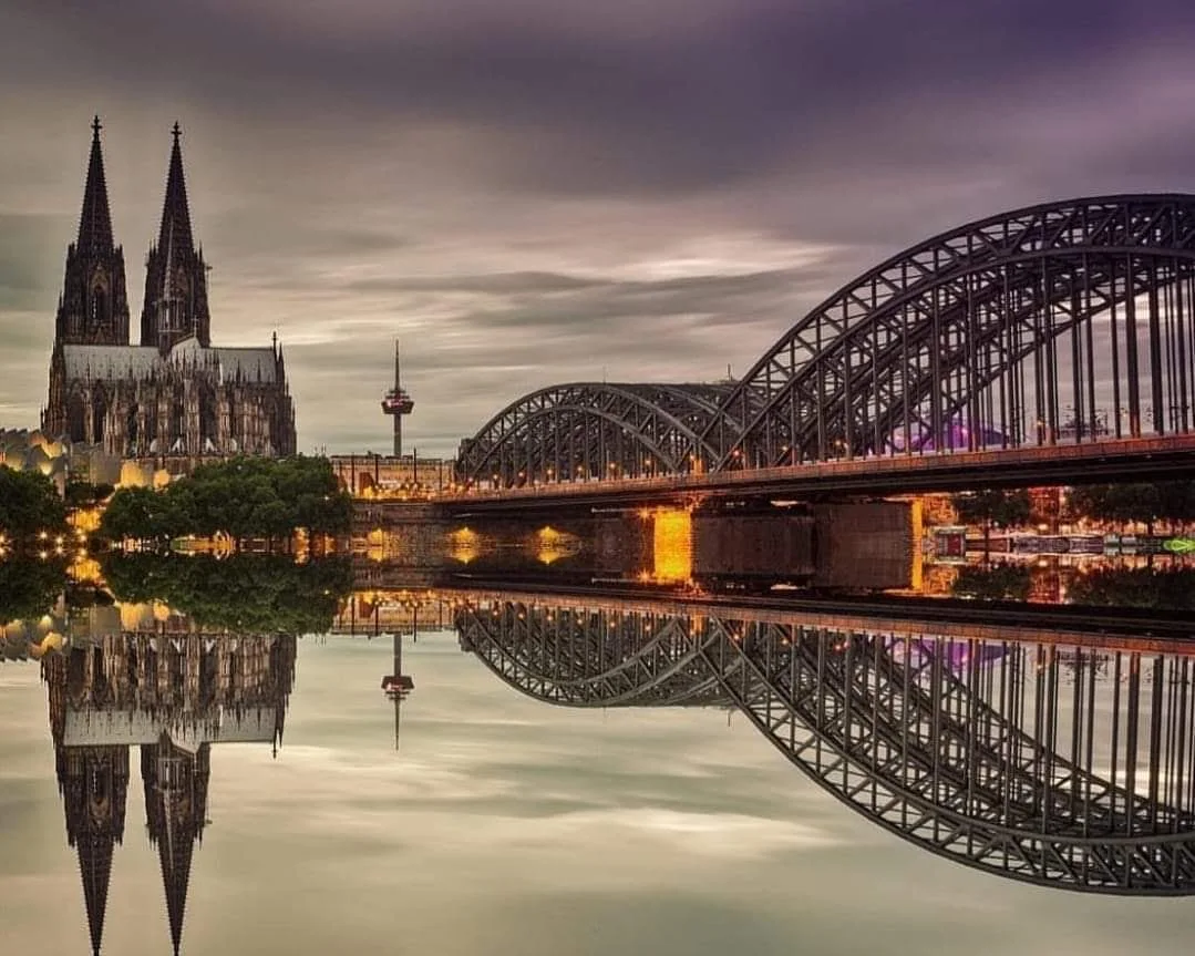 Hohenzollernbrücke – Fluss in Köln, Nordrhein-Westfalen