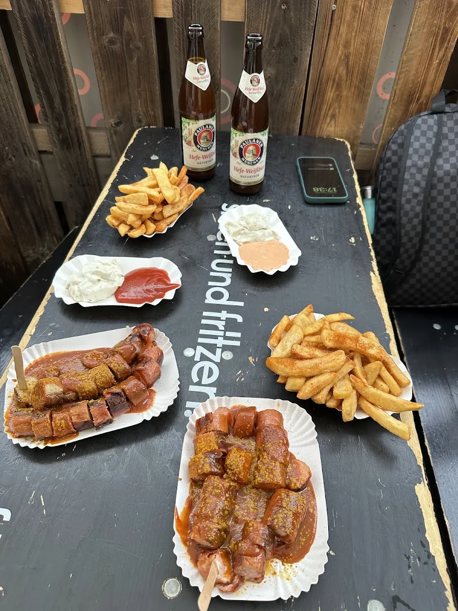 Restaurant Gute Nacht Wurst – Currywurst in München, Bayern