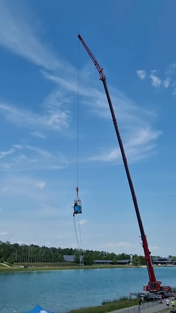 Munich Beach Resort – Bungee Jumping in München in Oberschleißheim, Bayern