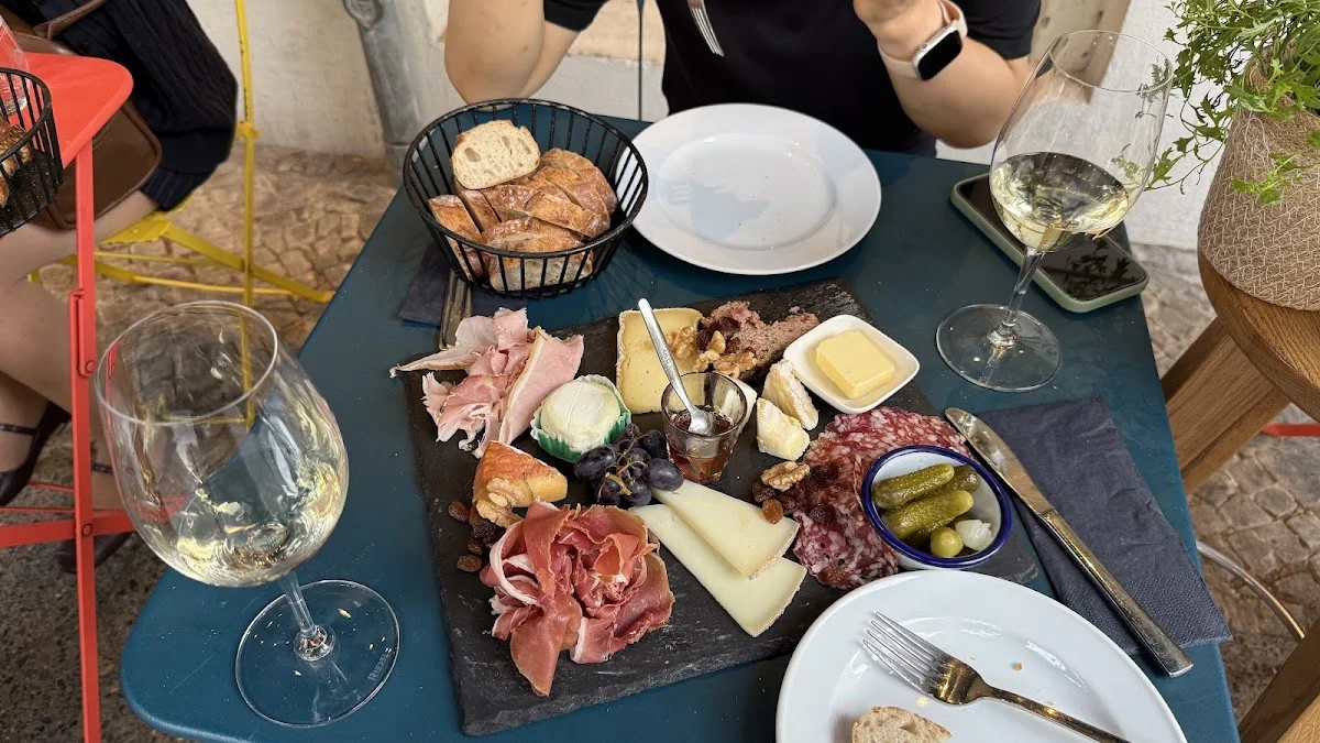 La Cantine d'Augusta Käse Restaurant & Wein Bar – Französisches Restaurant in Berlin