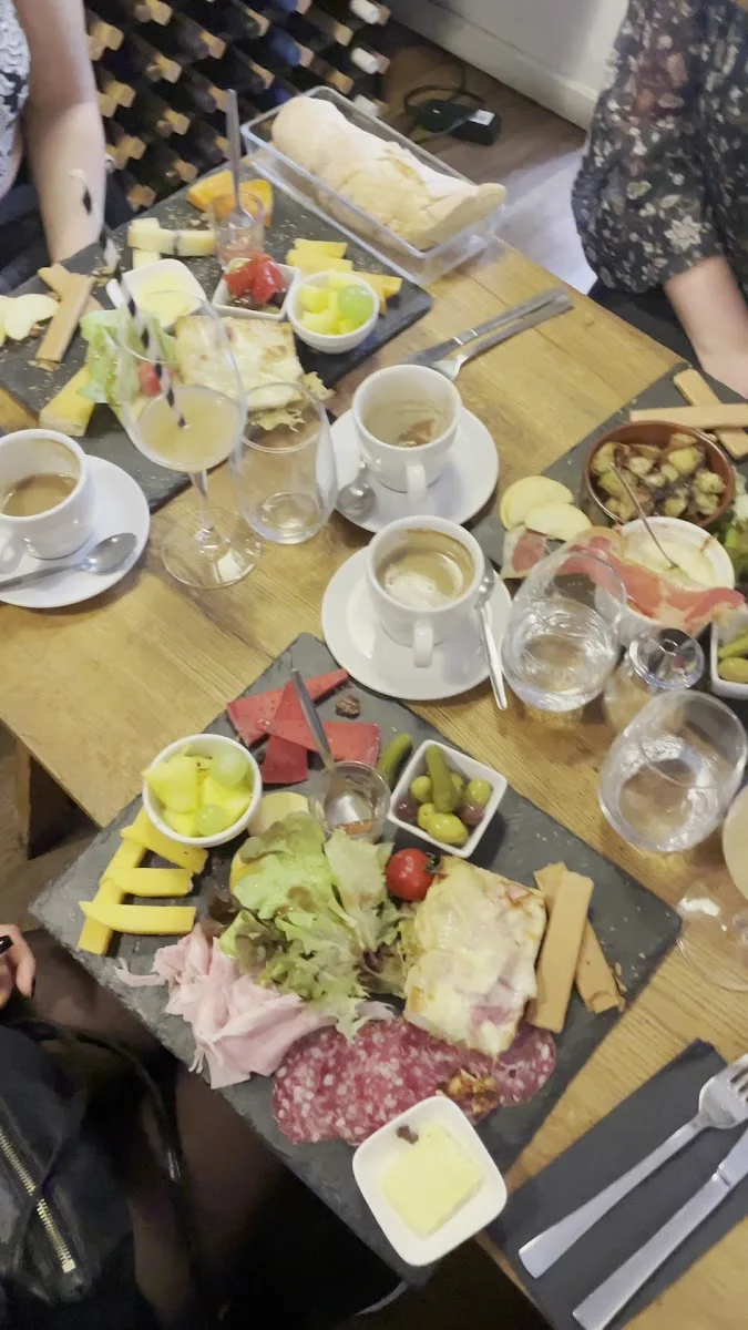 La Cantine d'Augusta Käse Restaurant & Wein Bar – Charcuterie in Berlin