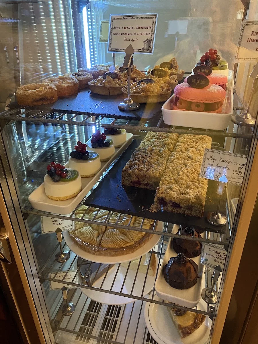 Café Paris – Essen und Trinken in Hamburg