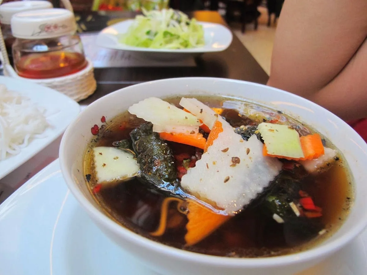 Ngan Tinh Vietnamesisches Restaurant – Bún cha in Hamburg