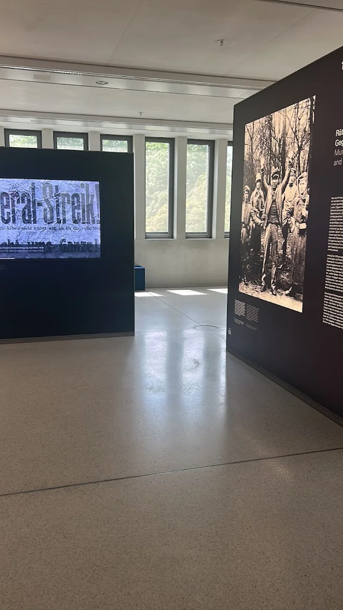 NS-Dokumentationszentrum München – Besucherfoto von Taynara Moreira in München, Bayern