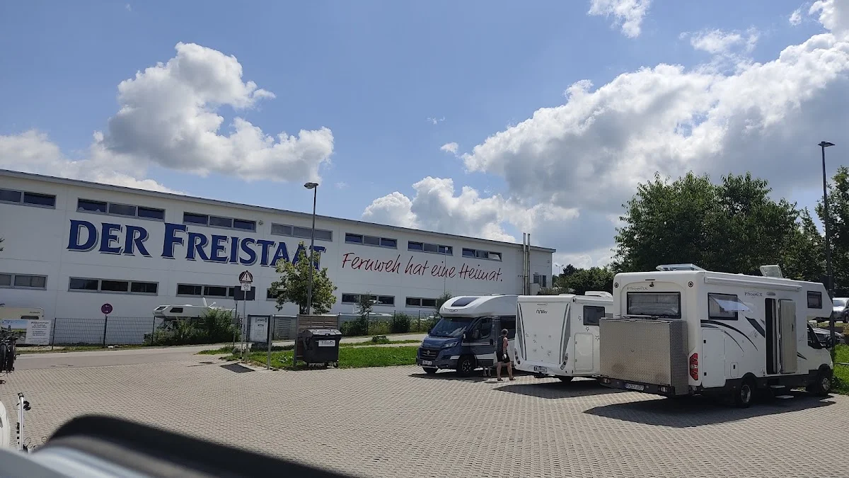 Freistaat MEGA STORE – Wohnwagen in Sulzemoos, Bayern