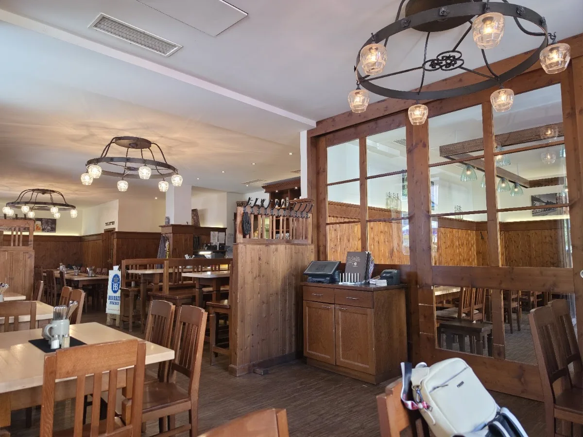 Hofbräu am Oberwiesenfeld – Atmosphäre in München, Bayern